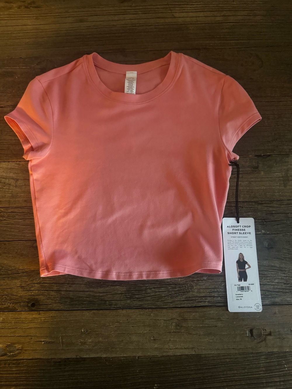 ALO SOFT CROP FINESSE SHORT SLEEVE TEE. NEW WITH TAG. XS 🧡